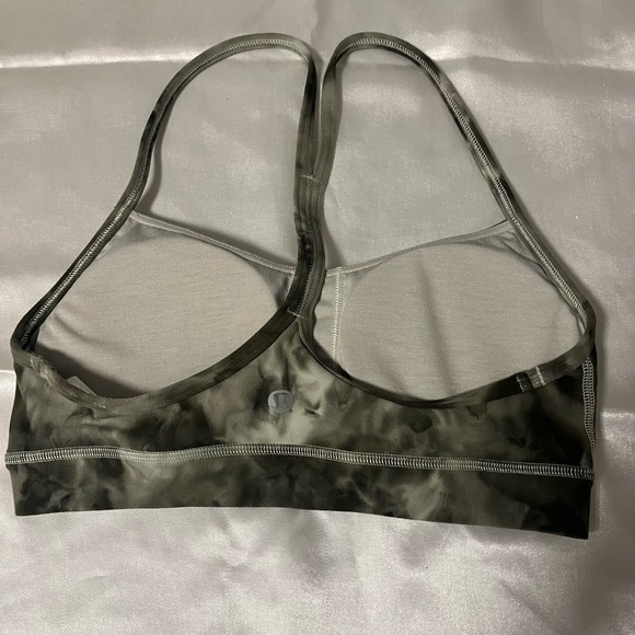 Lululemon Flow Y Bra Top Size 4 Camo Colour - Picture 3 of 5